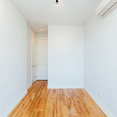 Rented by Nooklyn NYC LLC | media 11