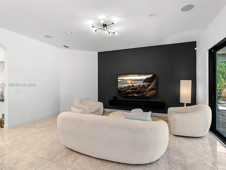 10185 Cameilla St — Photo 11