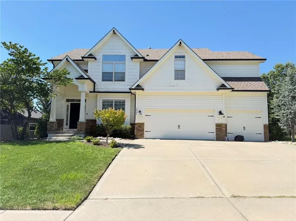 9012 N Oxford Ave, Kansas City, MO 64157