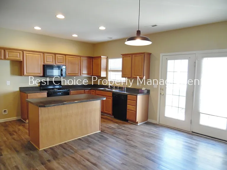 354 Moonstone Dr — Photo 6