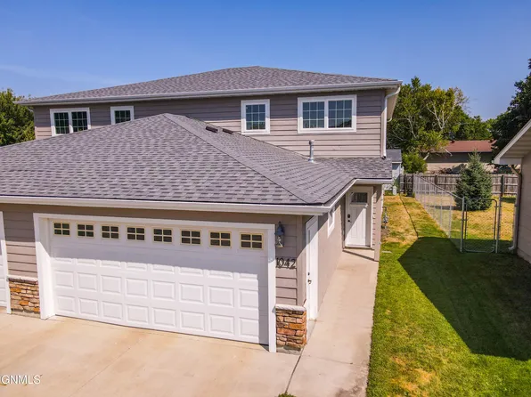 1042 8th Ave NW, Valley City, ND 58072