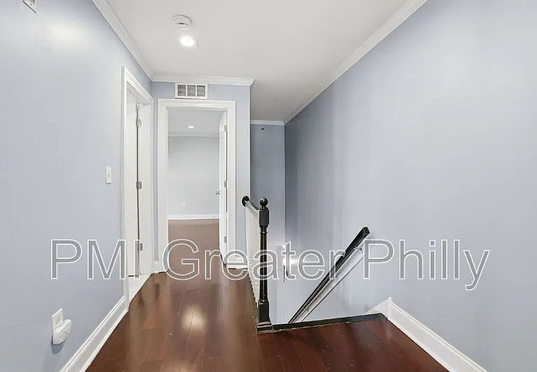 243 Montrose St #103 — Photo 13