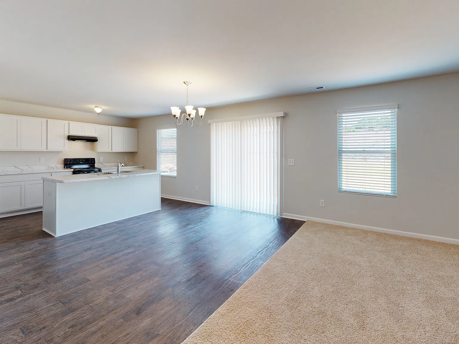 5 bed, 2503 sqft, $2,050 — Photo 4