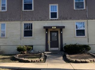 265 Percy St #2S, Elgin, IL 60120