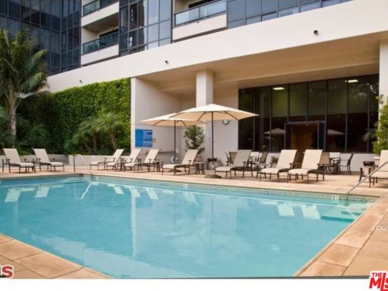 10724 Wilshire Blvd #809 — Photo 18