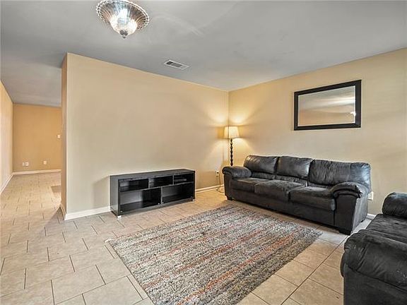 4th image of 4020 Cypress St