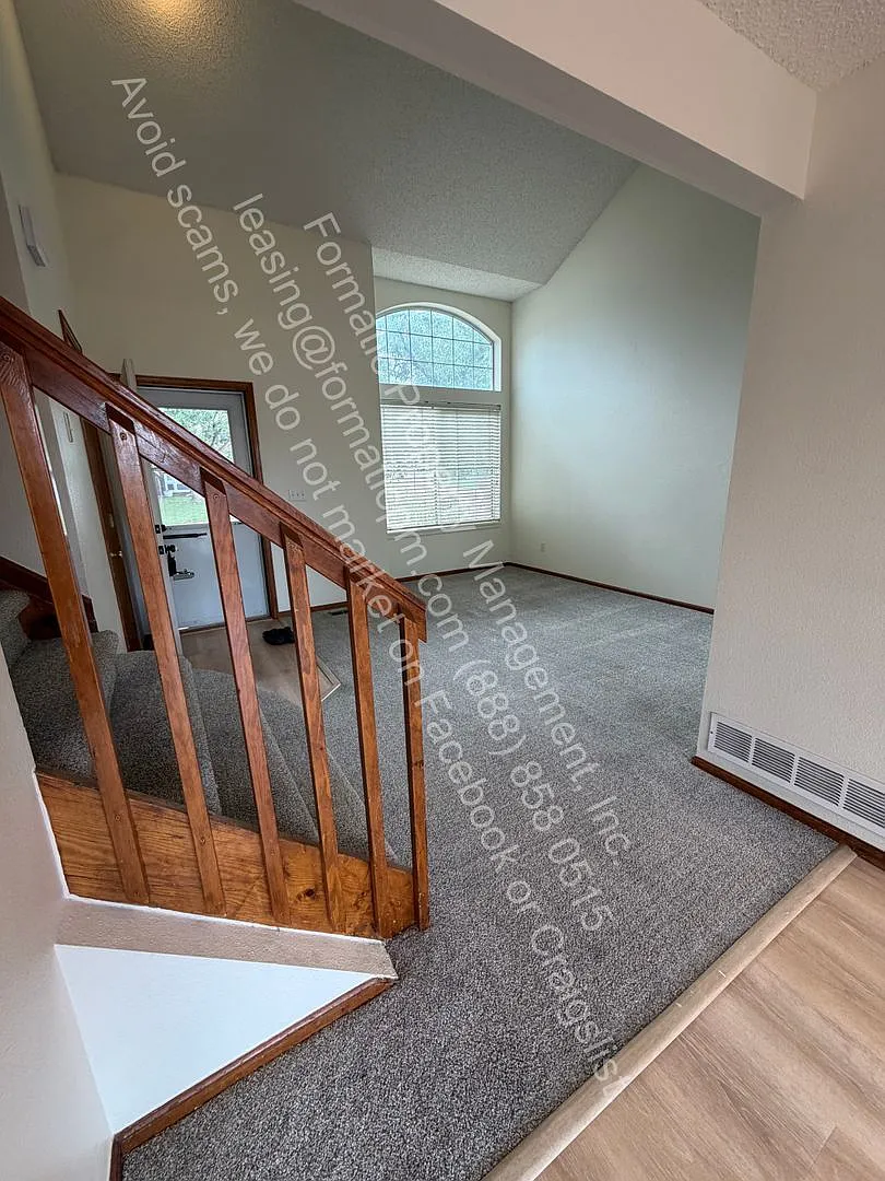 4 bed, 2.5 bath, 1800 sqft, $3,195 — Photo 2