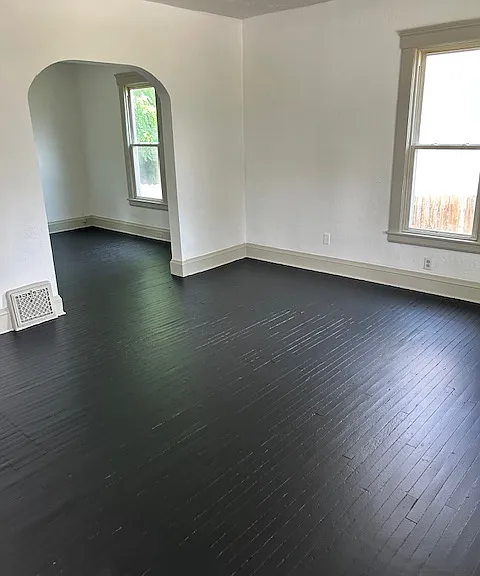 213 George St — Photo 2