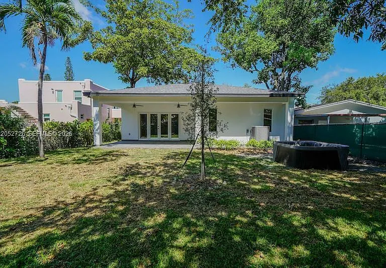 112 NW 24th Ct — Photo 22