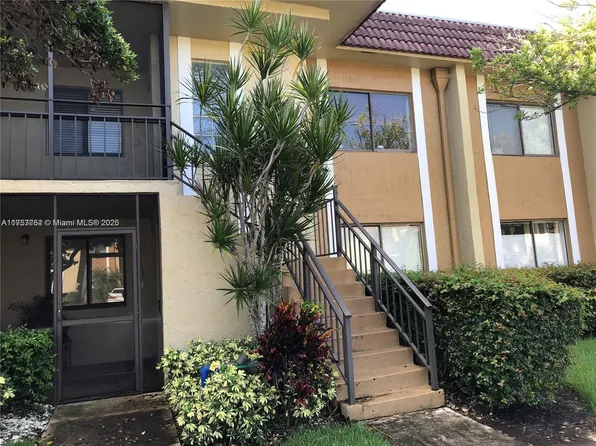 307 Lakeview Dr APT 203, Weston, FL 33326