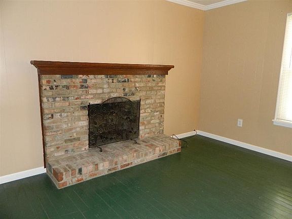 4th image of 175 N Broadway St