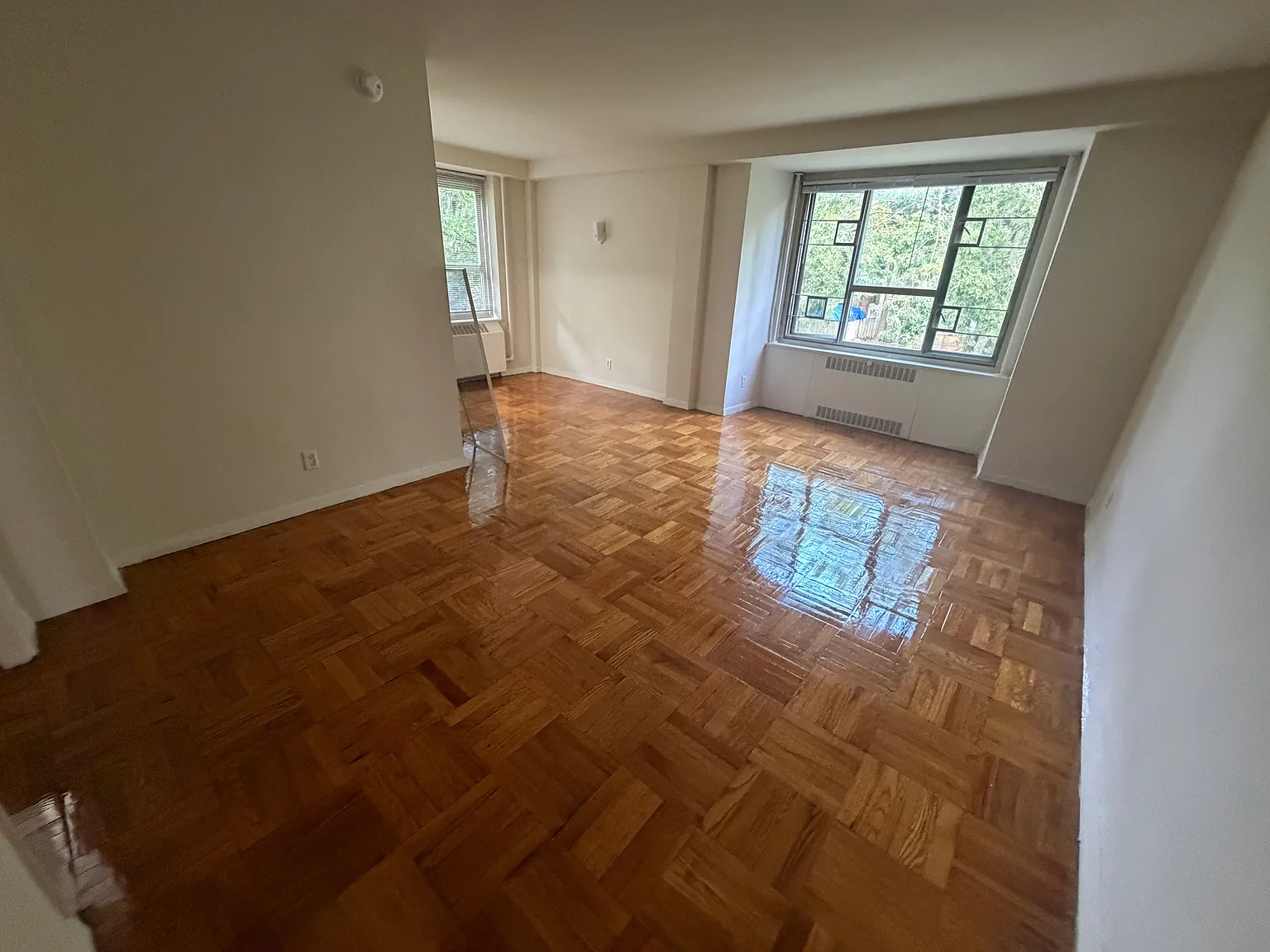 186th Ln, Fresh Meadows — Photo 4
