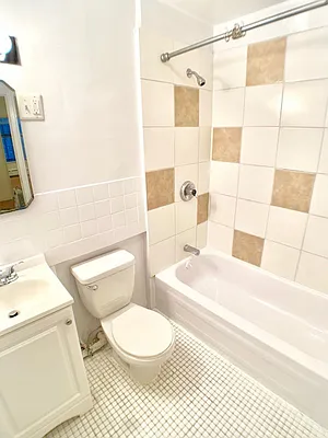 Rented by Bohemia Realty Group | media 12