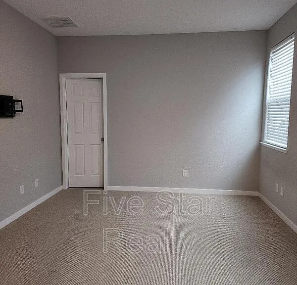 2203 Woodlet St — Photo 15