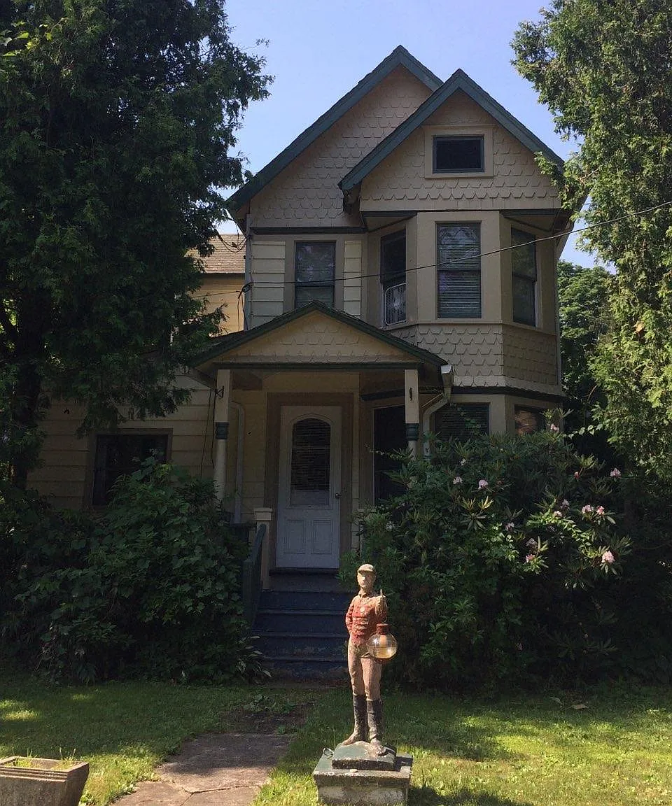 1 1st St — Photo 1
