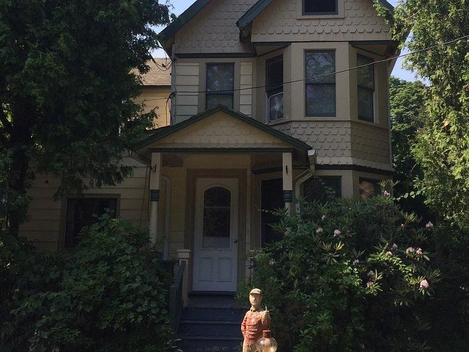 1 1st St