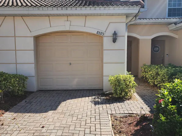 8593 Athena Ct, Lehigh Acres, FL 33971