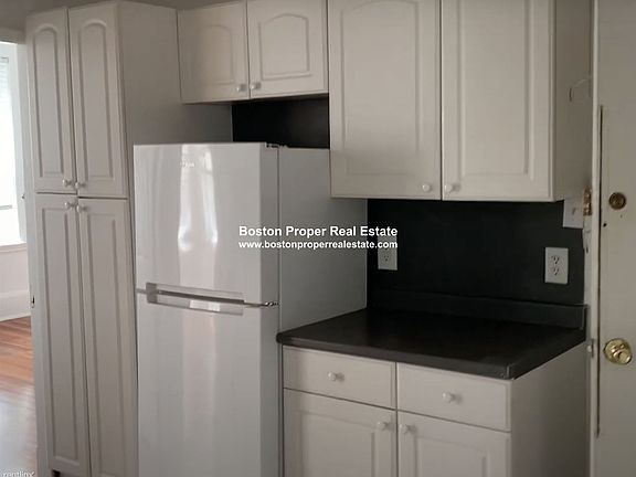 64 Hemenway St. #22 Boston - Fenway Unit Photo 2