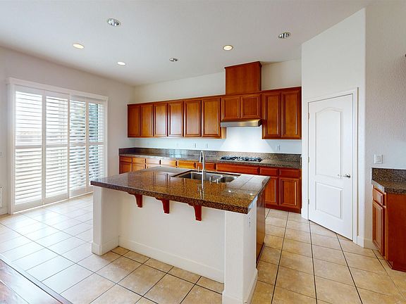 4th image of 2000 Cinnamon Ridge Dr