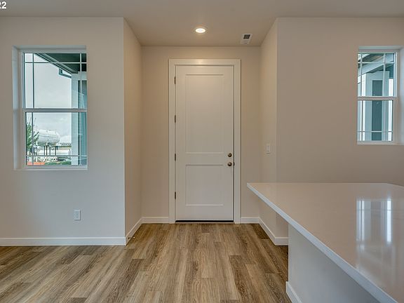 3rd image of 8149 SE Kinnaman Way