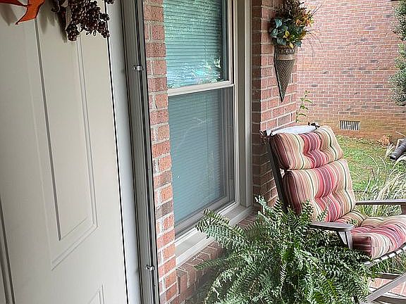 5th image of 811 Steeplechase Way