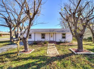 100 S Cedar St, Leonard, TX 75452