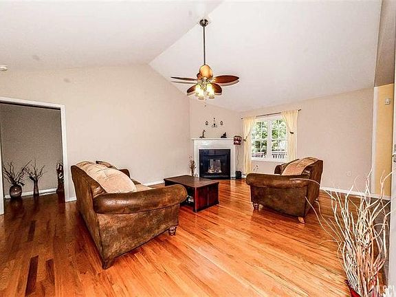 4th image of 1554 Parkway Dr