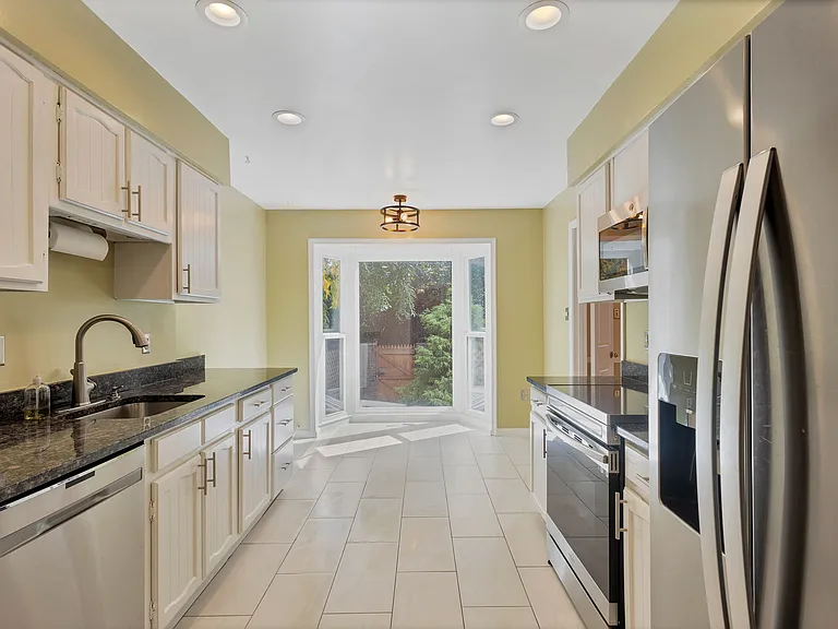 6414 Seven Oaks Ct — Photo 14