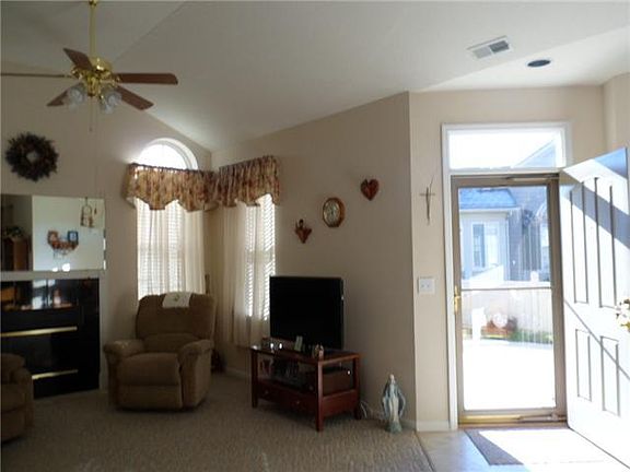 4th image of 703 W Lambton Cir