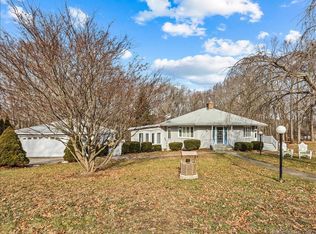 11 Dell Dr, Uncasville, CT 06382