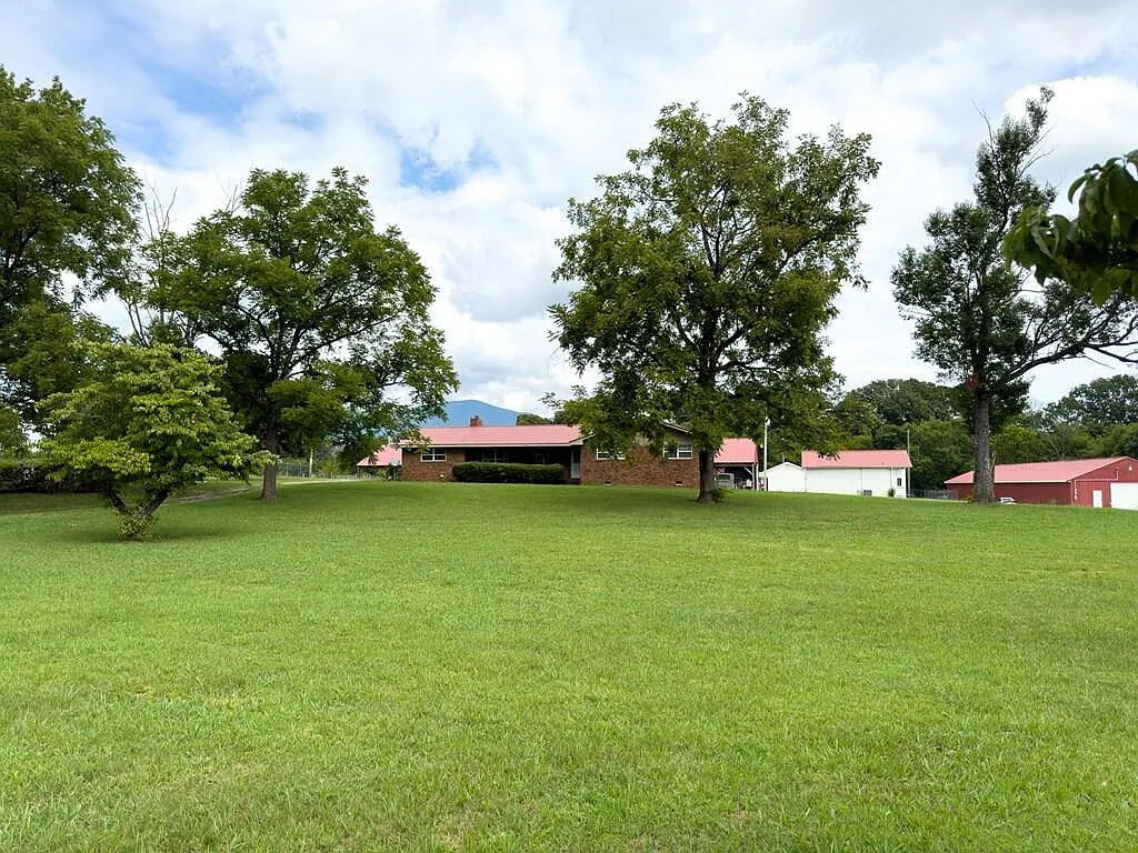 3 bed, 1458 sqft, $1,600 — Photo 2