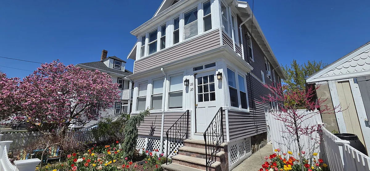 Building Photo - 20-22 Hooker St #2