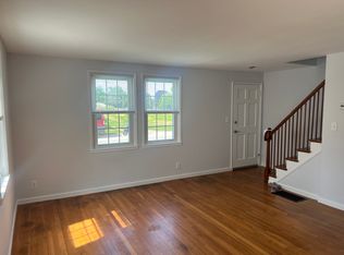 129 Vernon Ave, Middletown, RI 02842