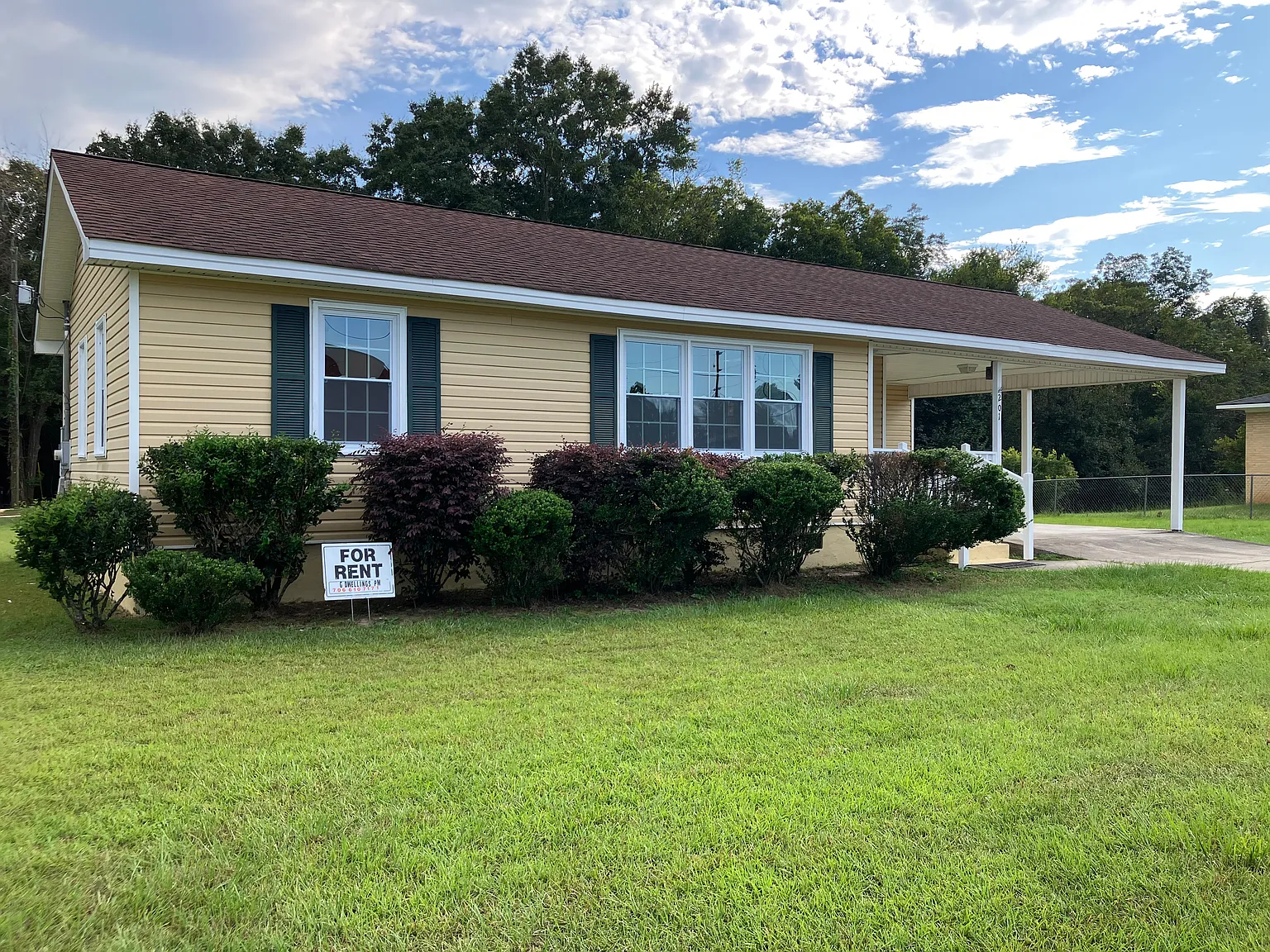 3 bed, 1032 sqft, $1,375 — Photo 1