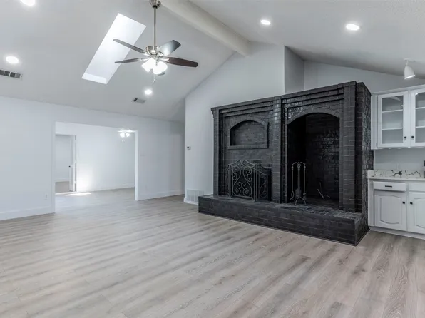 6209 Monterrey Dr, Fort Worth, TX 76112