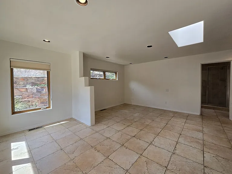 105 Michelle Dr — Photo 13