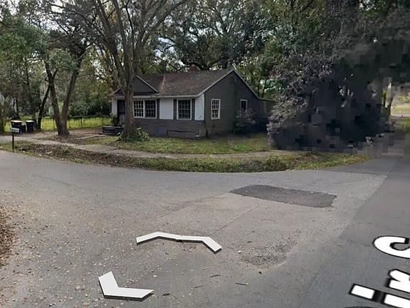 2nd image of 3162 2ND ST Circle