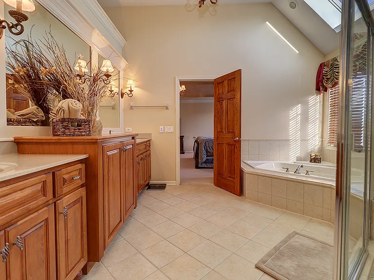 26025 Whispering Woods Cir — Photo 25