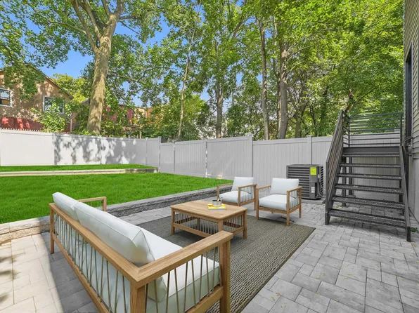 233 Whiton St, Jersey City, NJ 07304