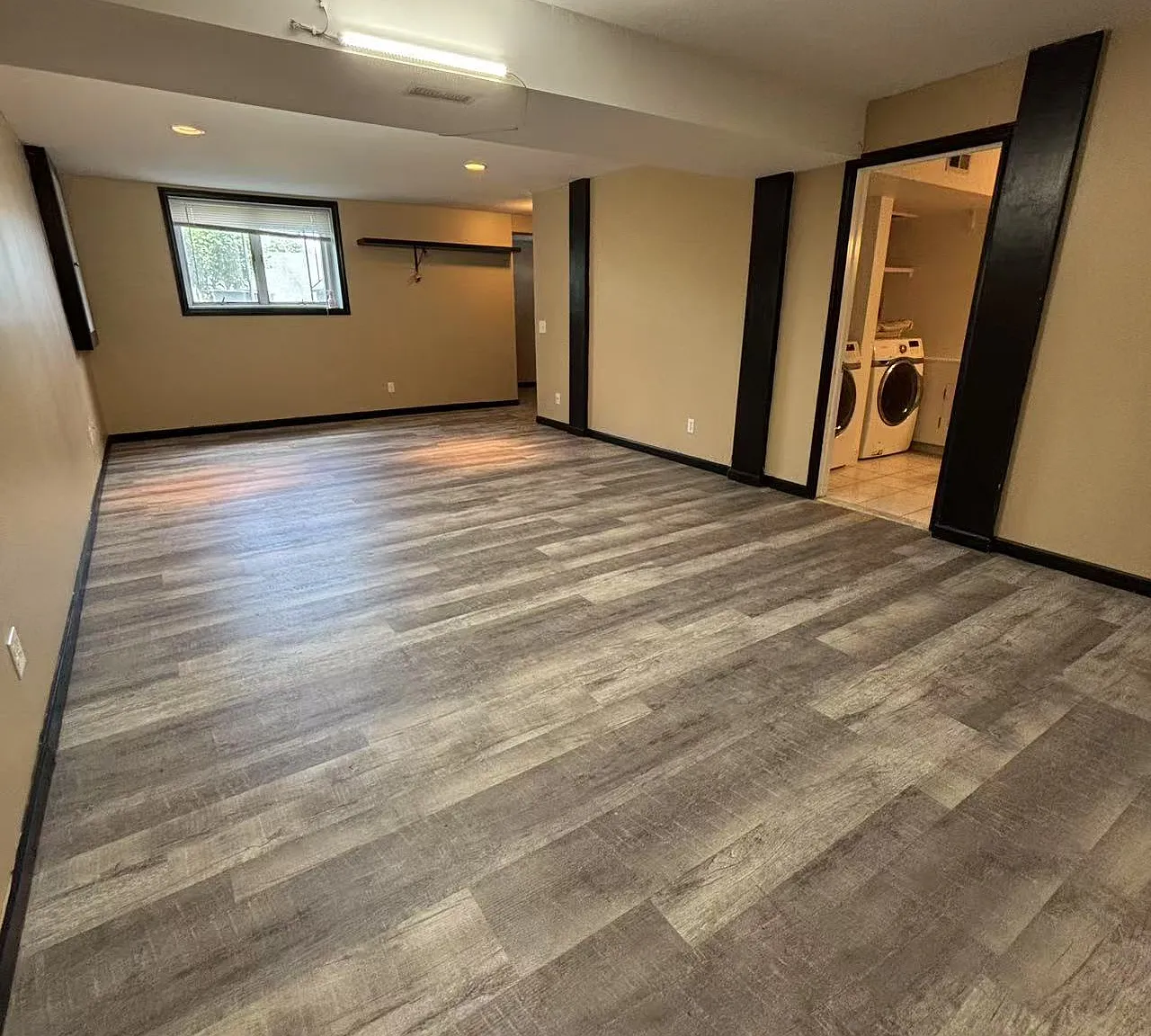 3 bed, 3.5 bath, 2452 sqft, $6,800 — Photo 2
