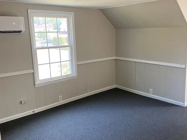 900 Henry St #B — Photo 15