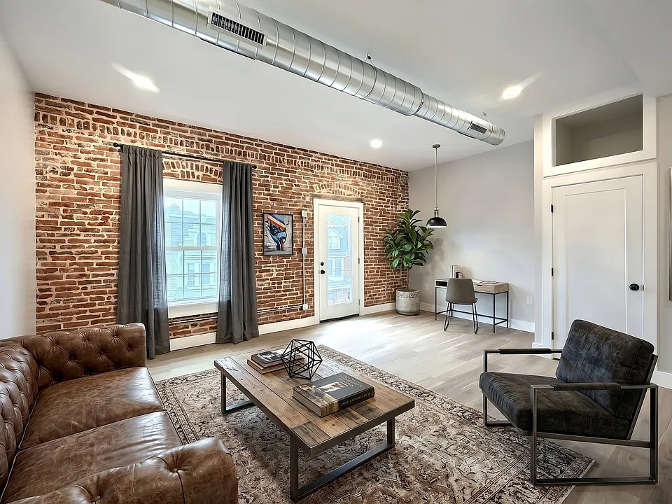 1111 N George St #3A