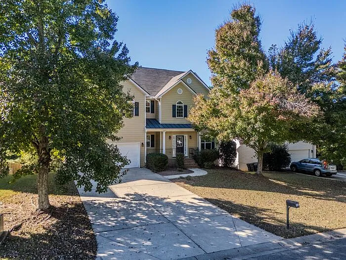 5 bed, 3.5 bath, 4558 sqft, $3,145 — Photo 2