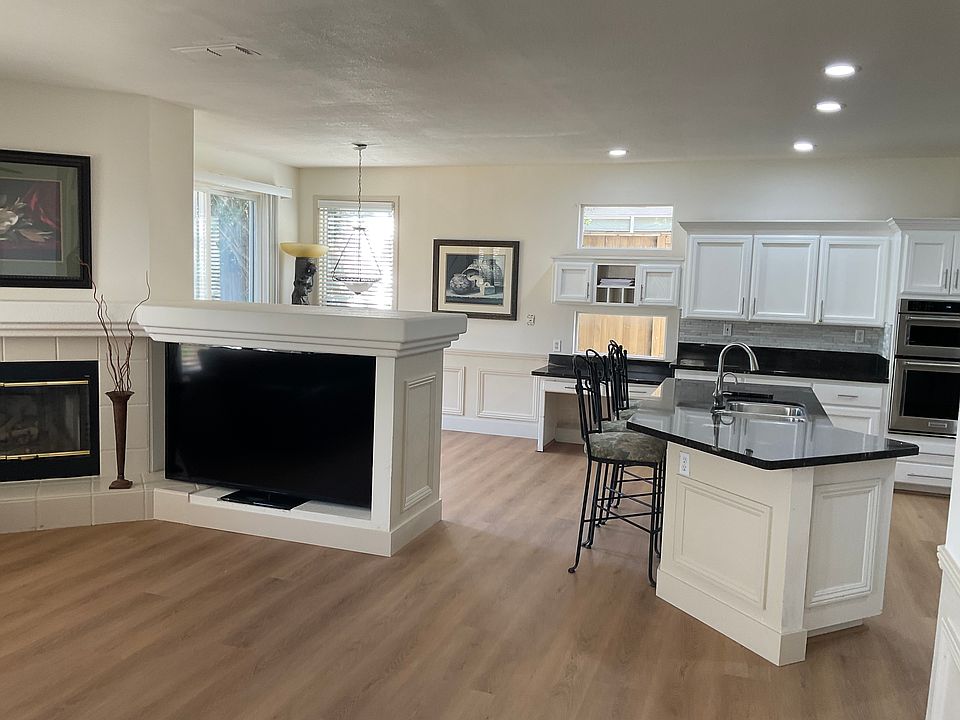 1st image of 4031 Meadow Wood Dr