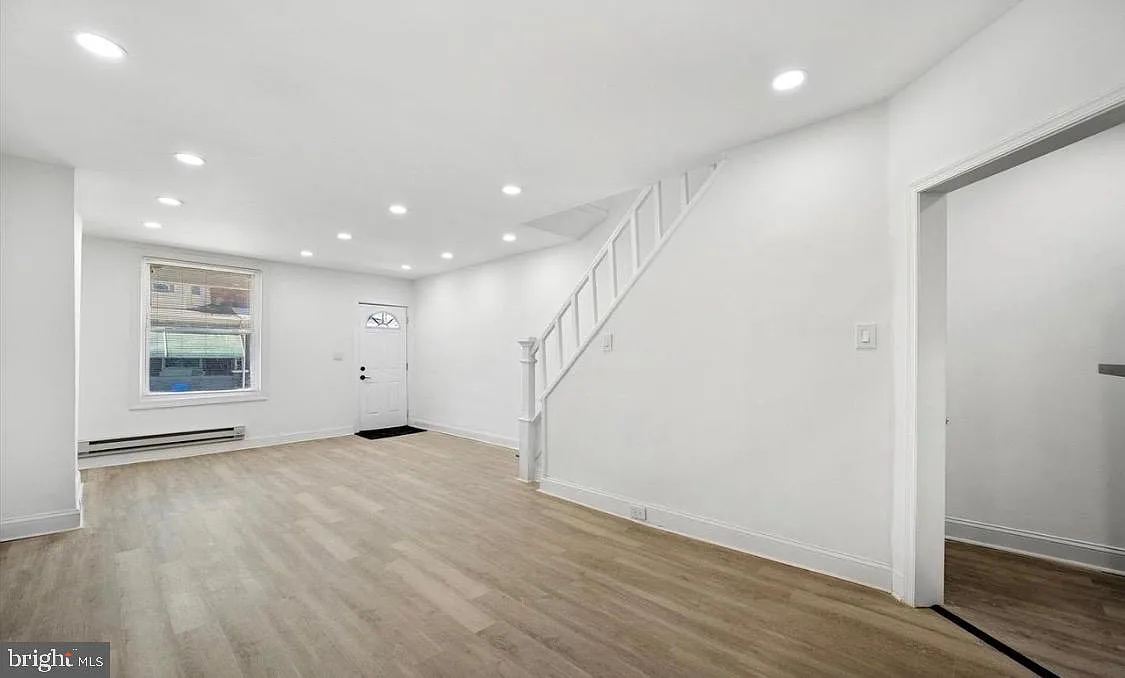3 bed, 1050 sqft, $1,990 — Photo 1