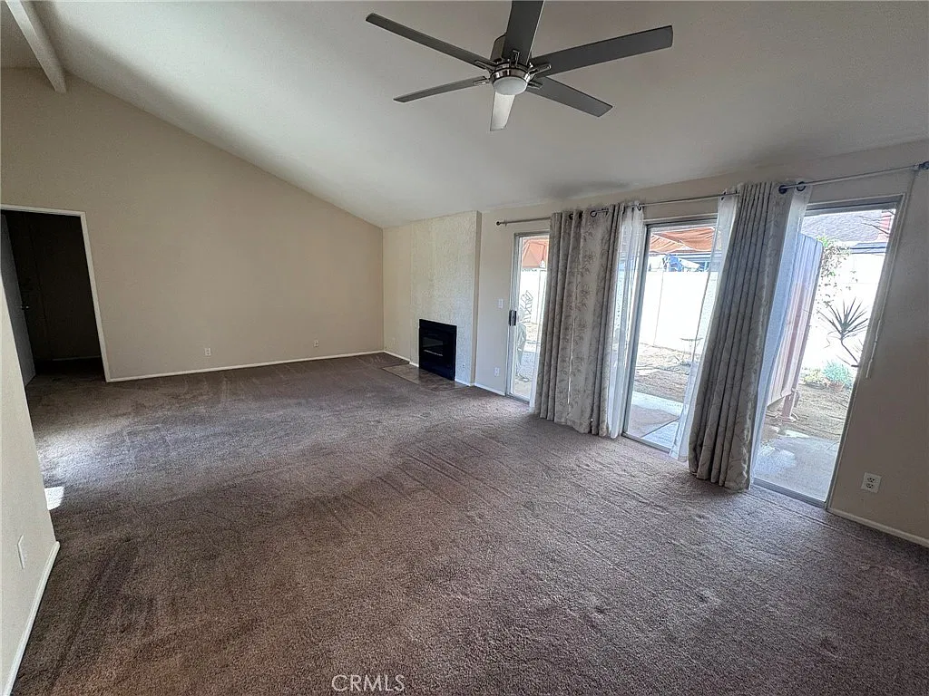 1 bed, 900 sqft, $1,950 — Photo 3