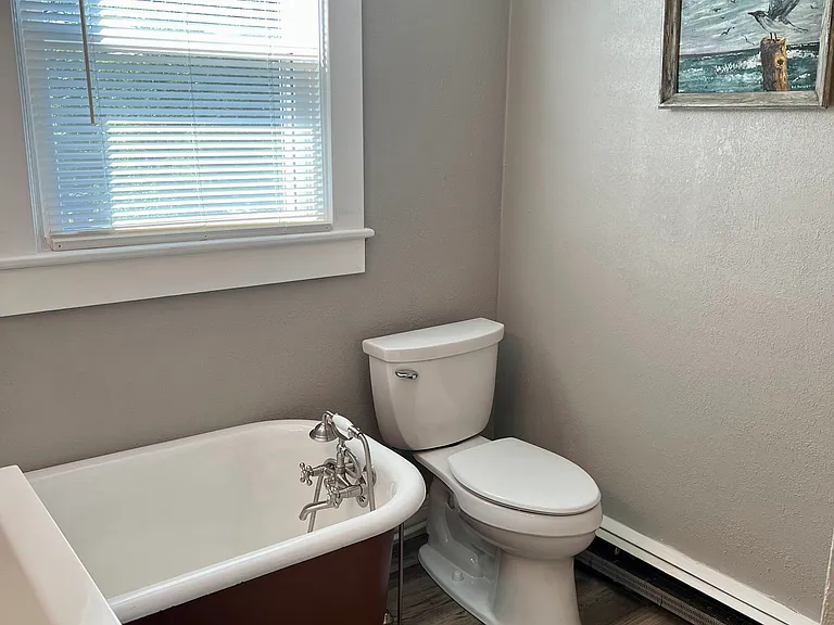 413 Florence Ave — Photo 21
