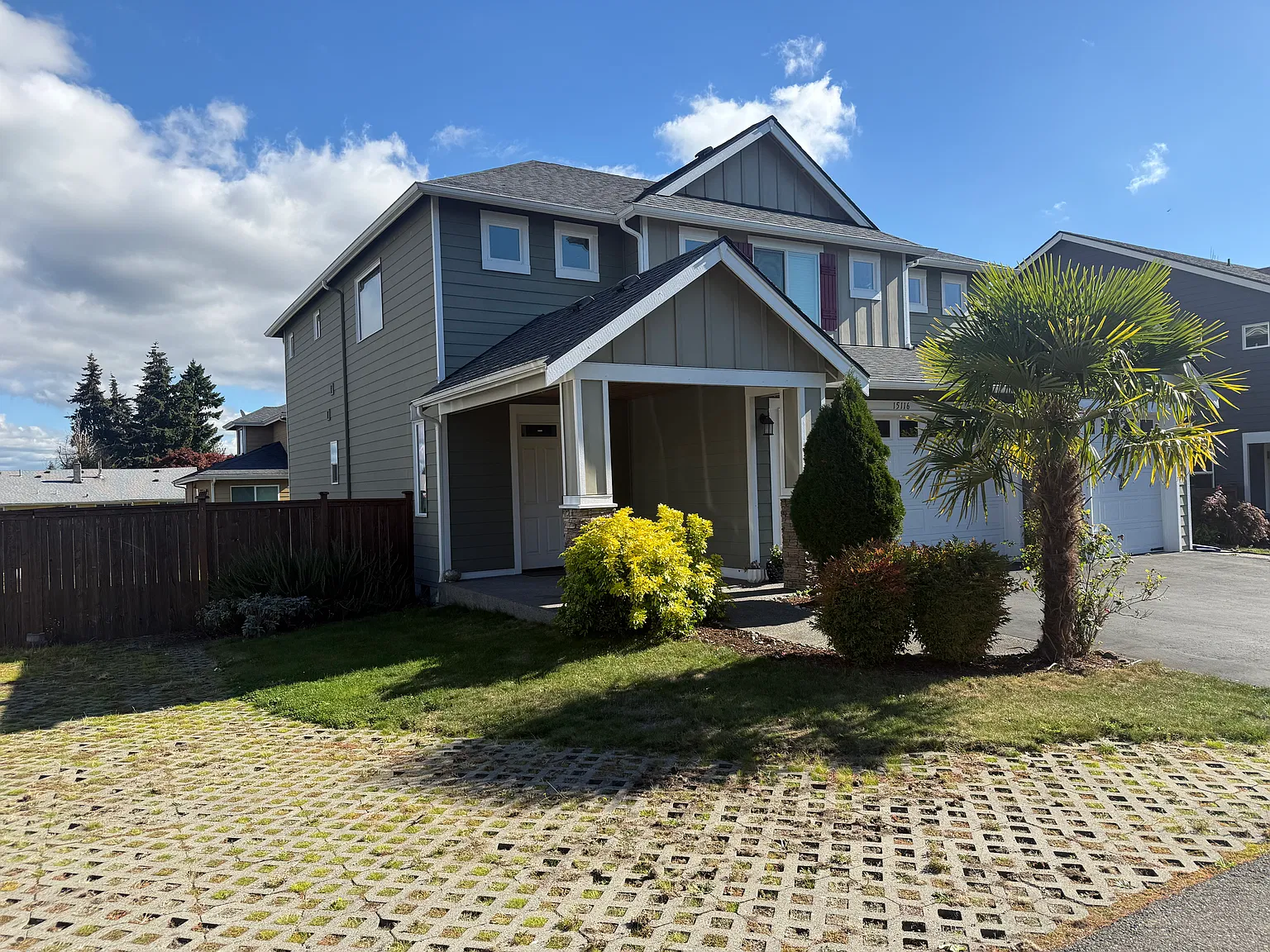 5 bed, 2866 sqft, $5,350 — Photo 2
