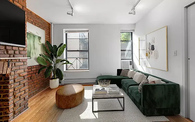 Rented by Compass | media 16