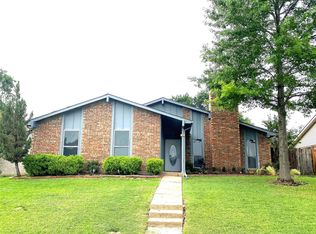 2704 Winding Creek Dr, Carrollton, TX 75007